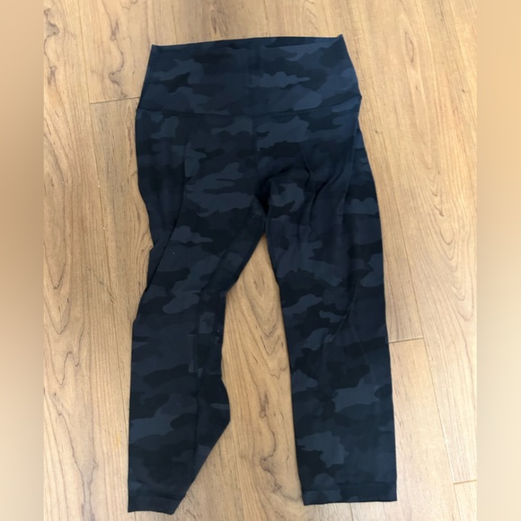 Capri camo lululemon leggings - Picture 1 of 3